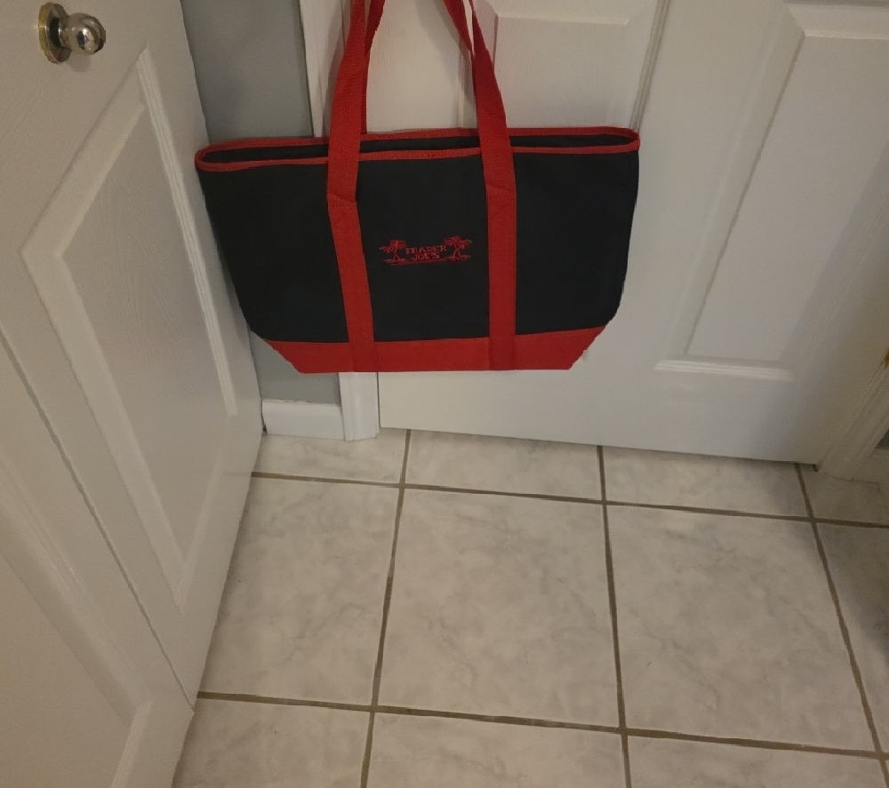 NWT- Trader Joe's Red and Black Insulated Tote Bag - Picture 6 of 6